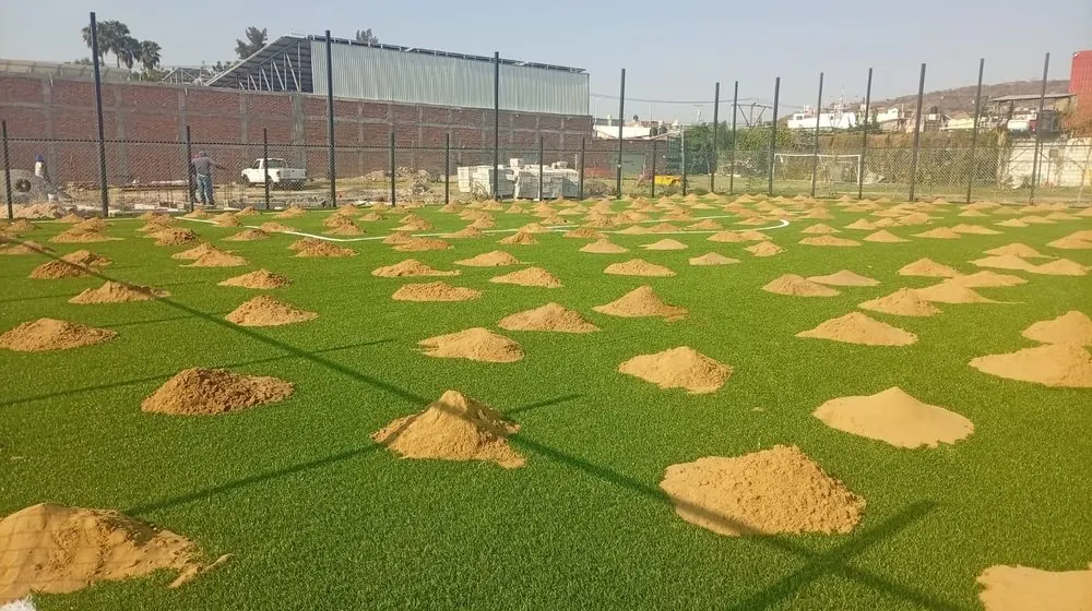 cancha de futbol 5 en Reynosa con pasto sintético deportivo instalado por Sportmaster