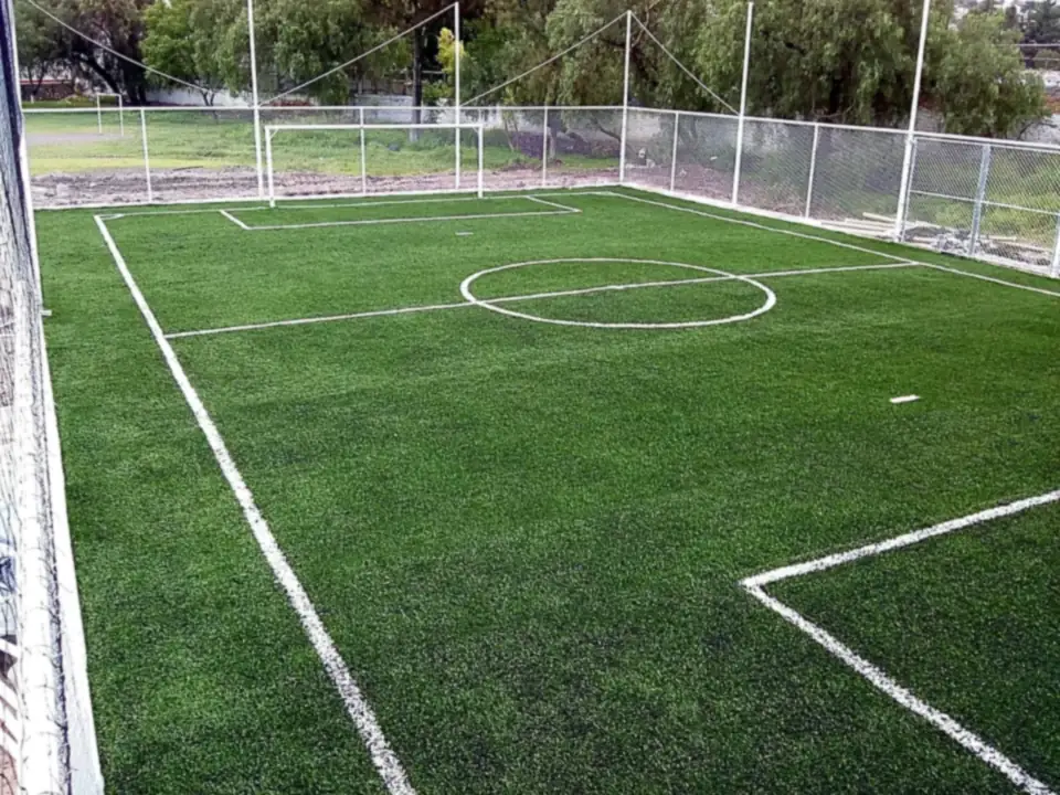 Cancha de fútbol 7 en la Escuela Primaria Melchor Ocampo, Querétaro