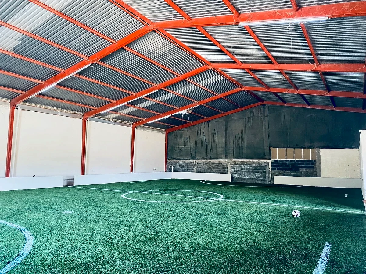 Cancha de fútbol rápido con pasto sintético en Calvillo, Aguascalientes