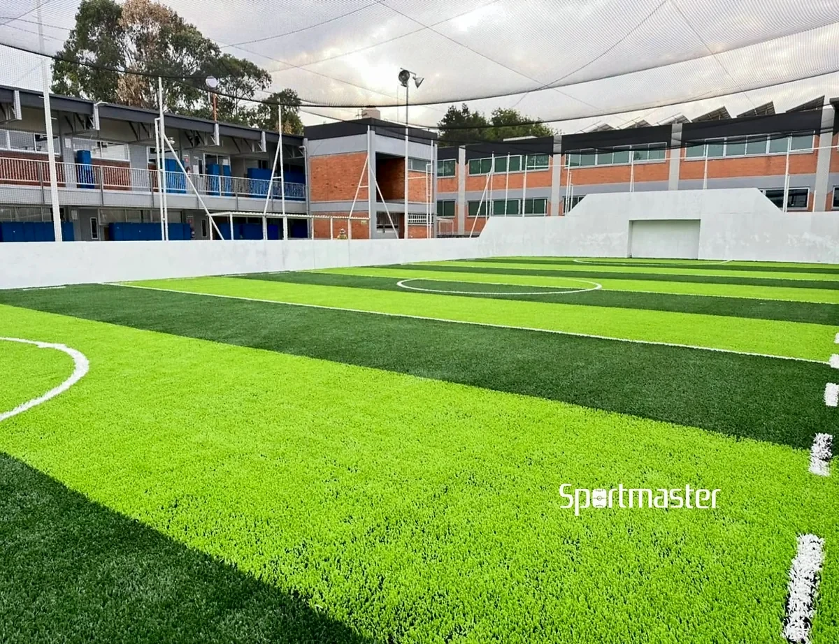 Cancha de fútbol rápido con pasto sintético en Cuajimalpa de Morelos, Ciudad de México