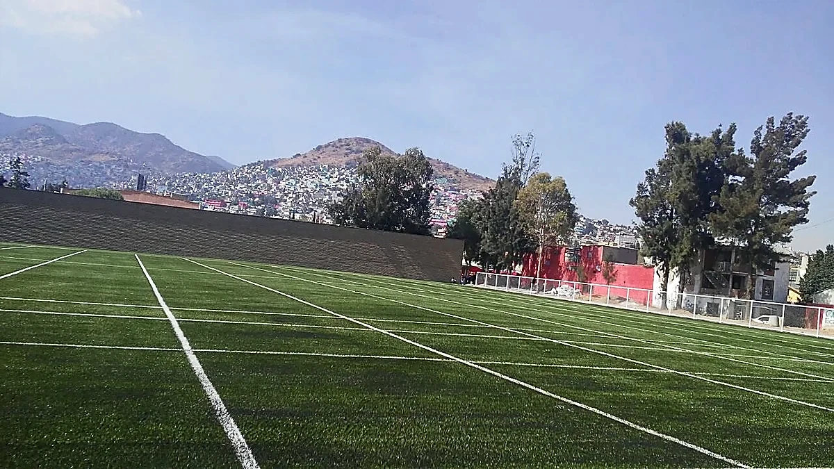 Área de tiro al blanco con pasto sintético con pasto sintético en Deportivo Siervo de la Nación, Ecatepec