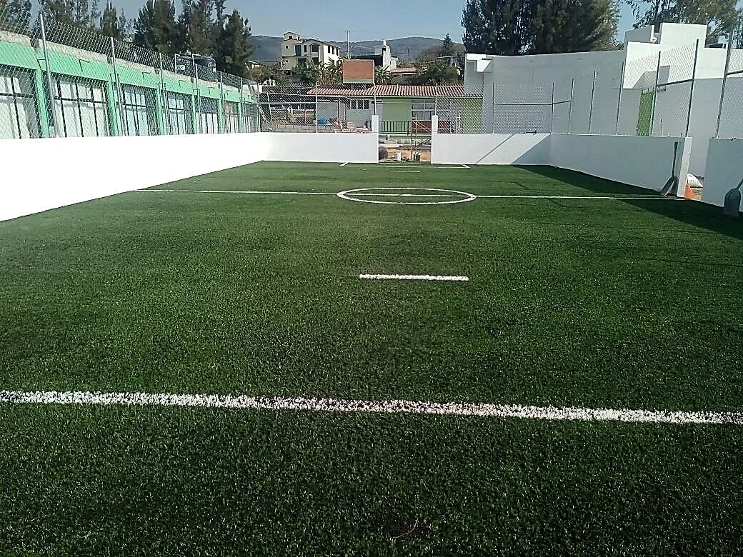Cancha de fútbol 7 con pasto sintético en Esc. Primaria Benito Juárez, Zumpahuacan
