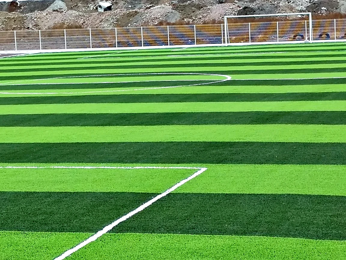 Cancha de fútbol soccer con pasto sintético en Chalco, Estado de México: otra vista de la cancha