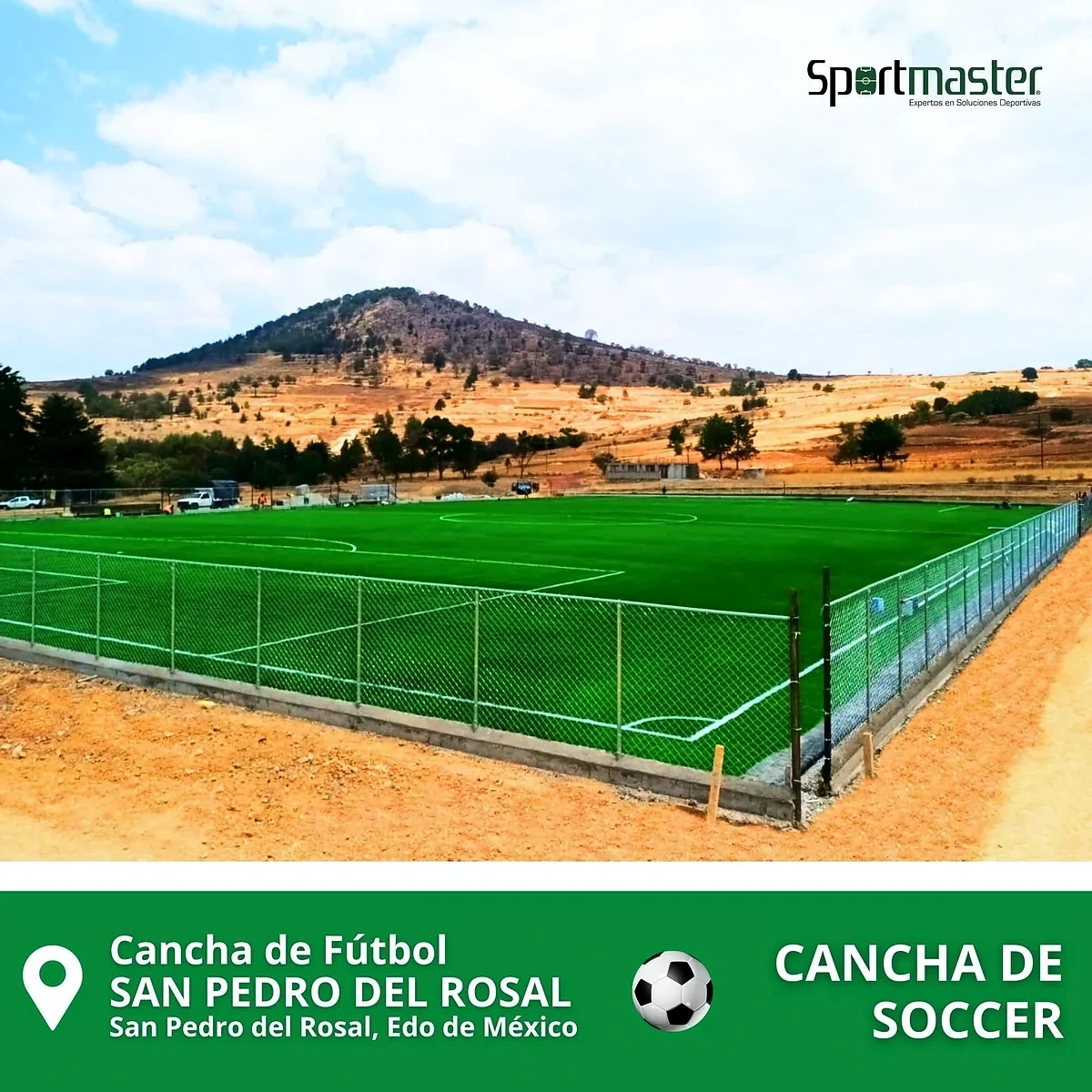 Cancha de fútbol soccer con pasto sintético en San Pedro del Rosal, Estado de México: otra vista de la cancha
