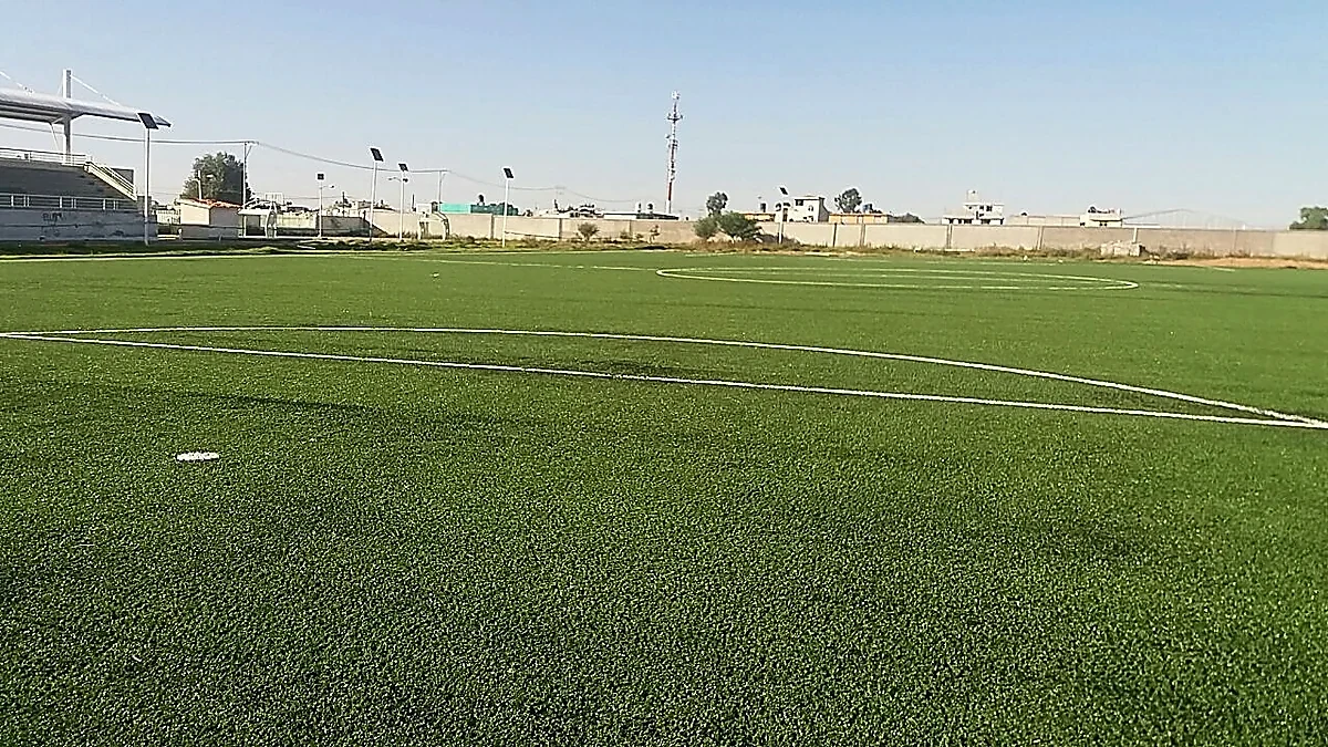 Cancha de fútbol soccer con pasto sintético en Tonanitla, Estado de México