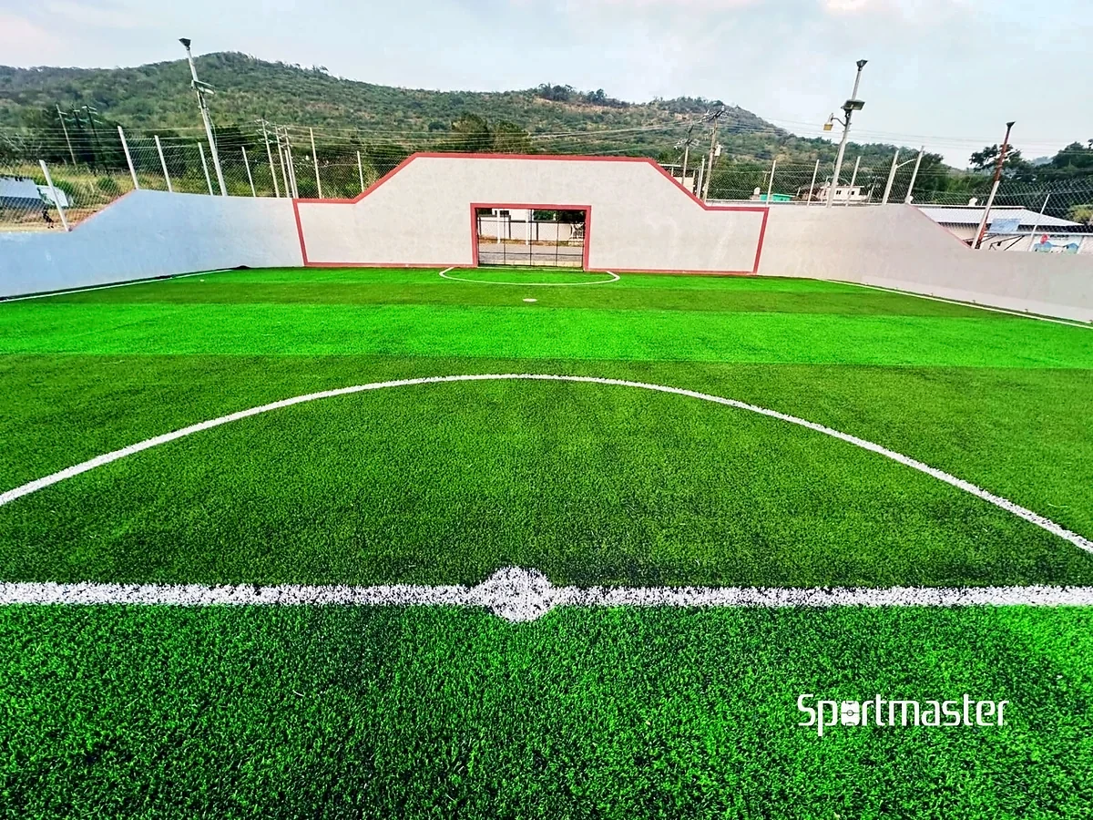 Cancha de fútbol 5 con pasto sintético en Unidad Deportiva Chico Domínguez, Actopan