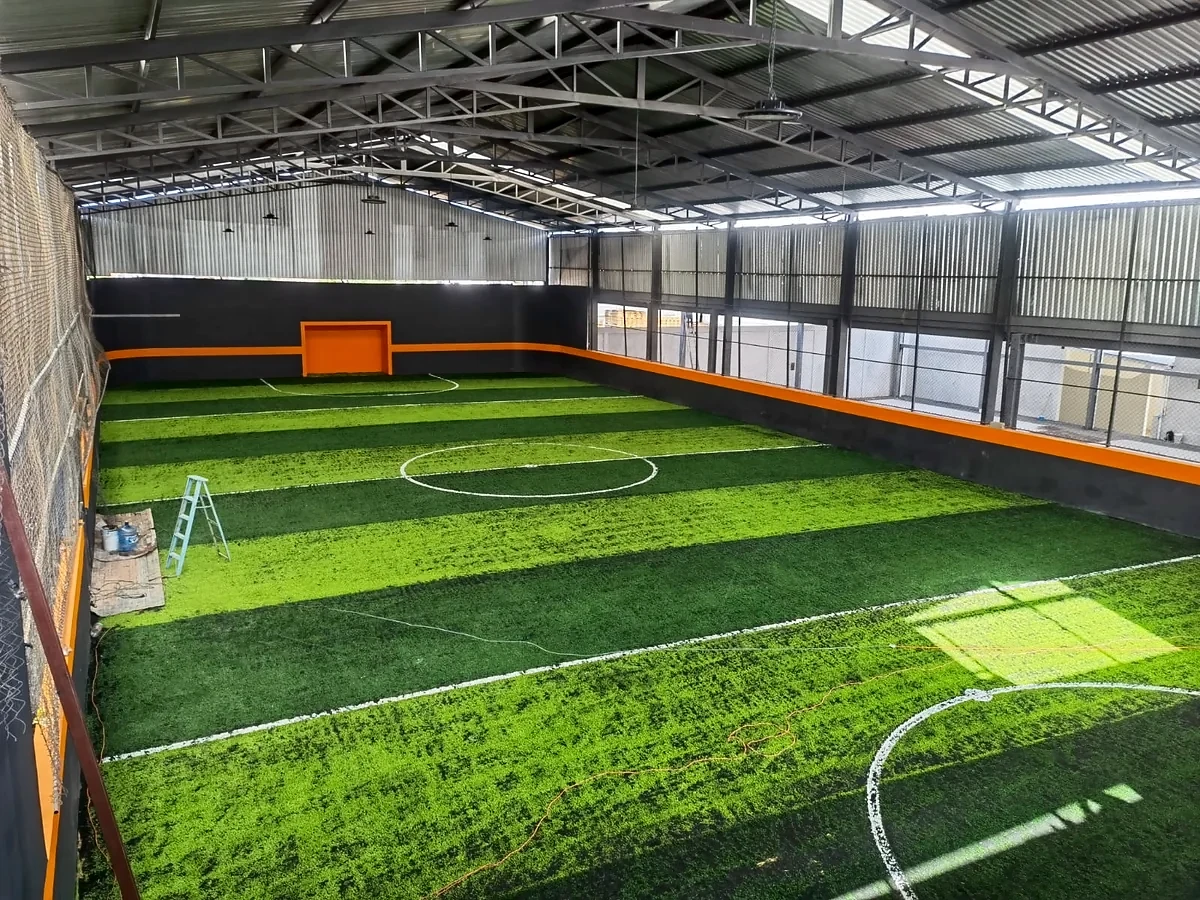 Cancha de fútbol rápido con pasto sintético en Morelia, Michoacán
