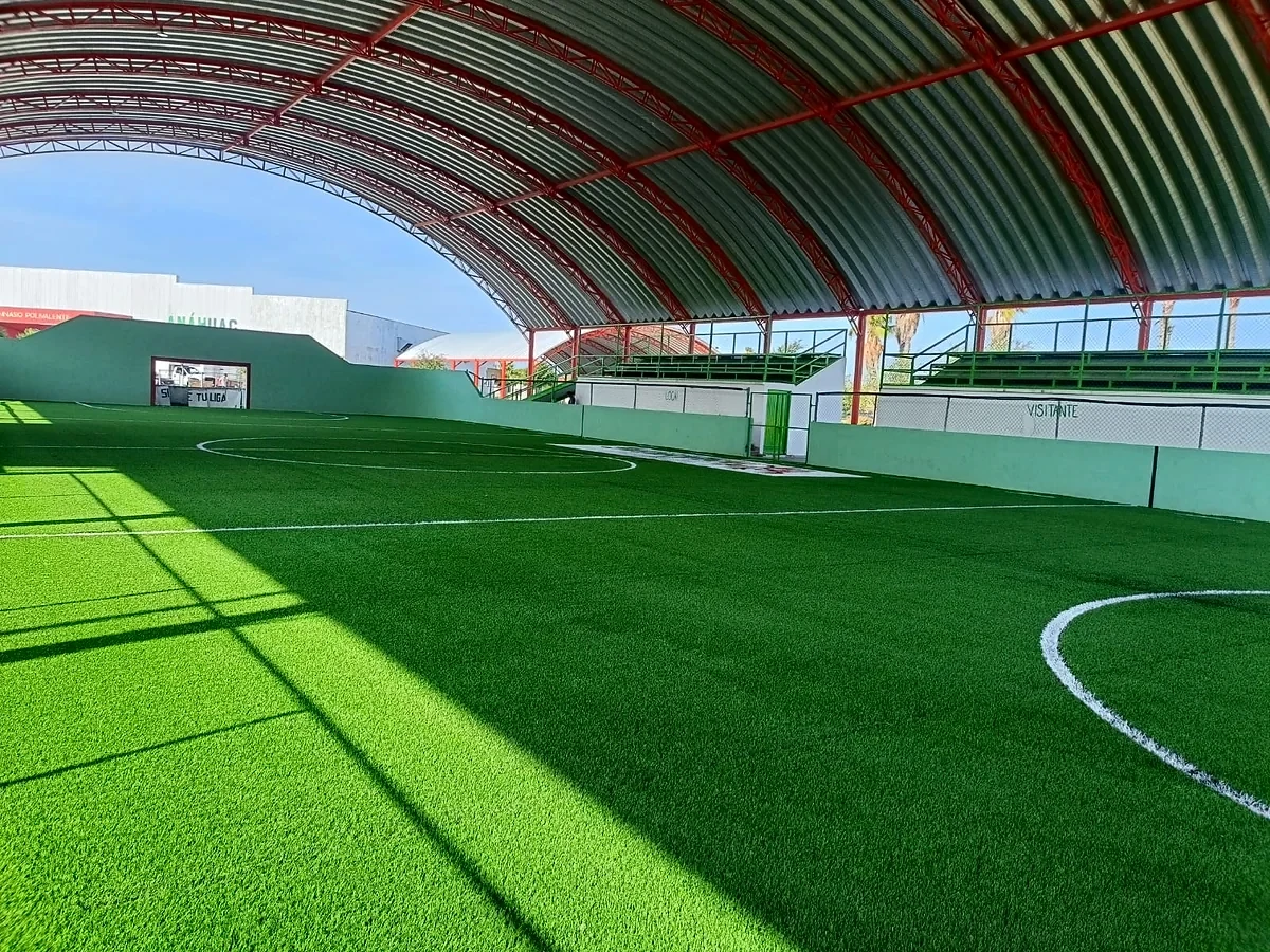 Cancha de fútbol 7 con pasto sintético en Anáhuac, Nuevo León