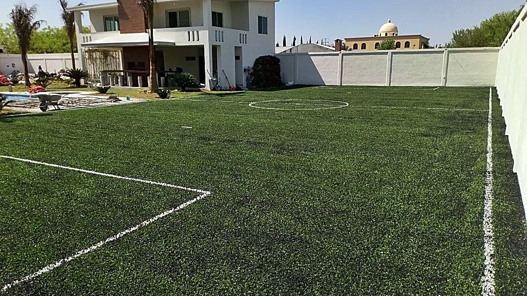 Cancha de fútbol 7 con pasto sintético en Apodaca, Nuevo León