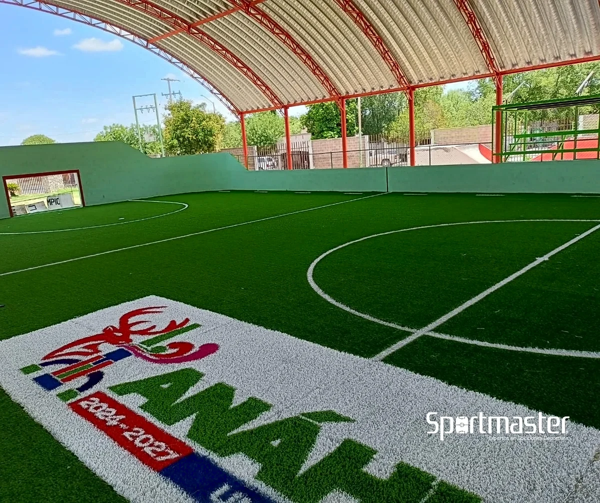 Cancha de fútbol 7 con pasto sintético en Unidad Deportiva Francisco Z. Urteaga, Anáhuac, Nuevo León: otra vista de la cancha de fútbol 7