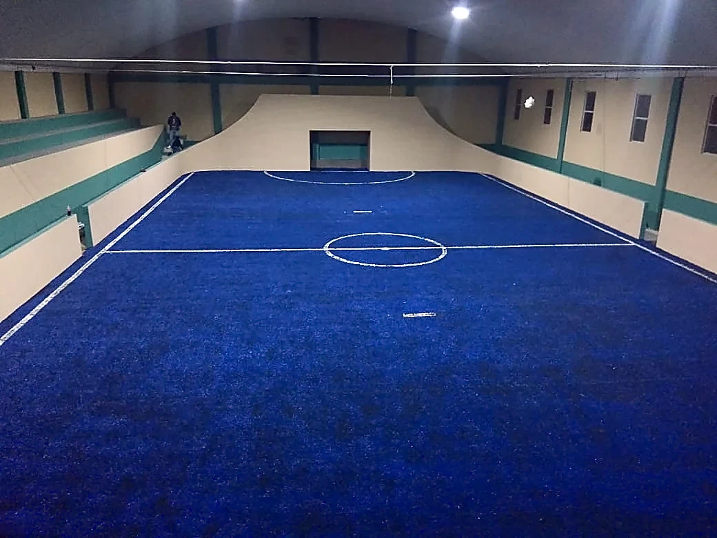 Cancha de fútbol rápido con pasto sintético en Unidad Deportiva de Chiconquiaco