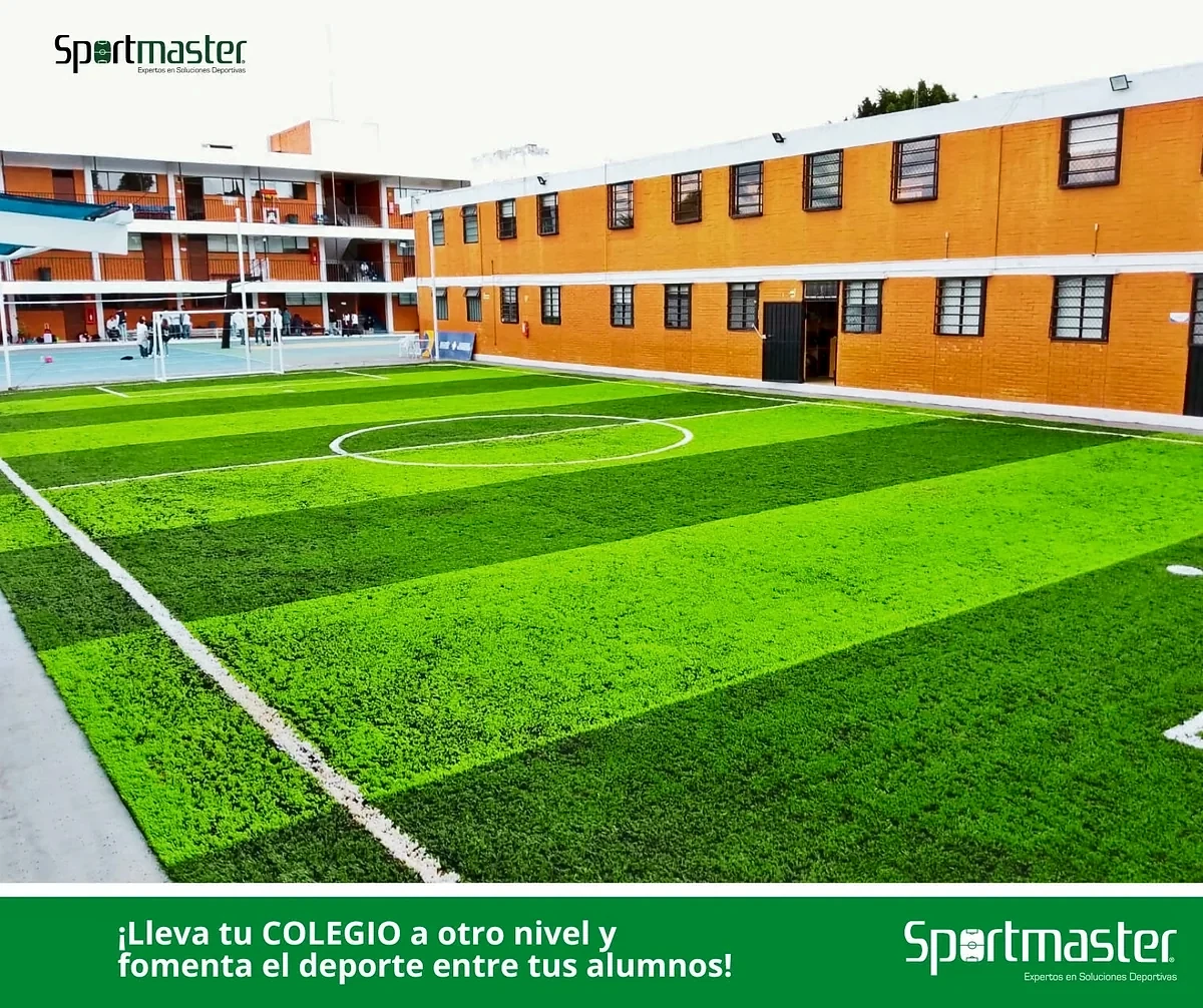 Cancha de fútbol 5 con pasto sintético en Colegio Loyola, Puebla