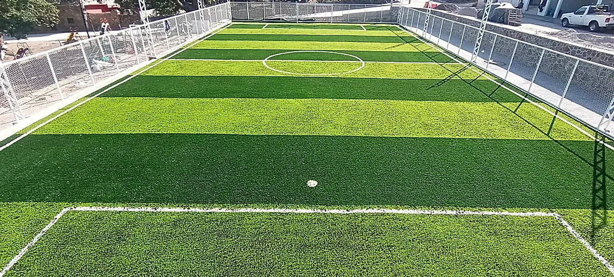 Cancha de fútbol 7 con pasto sintético en San Ciro de Acosta, San Luis Potosí