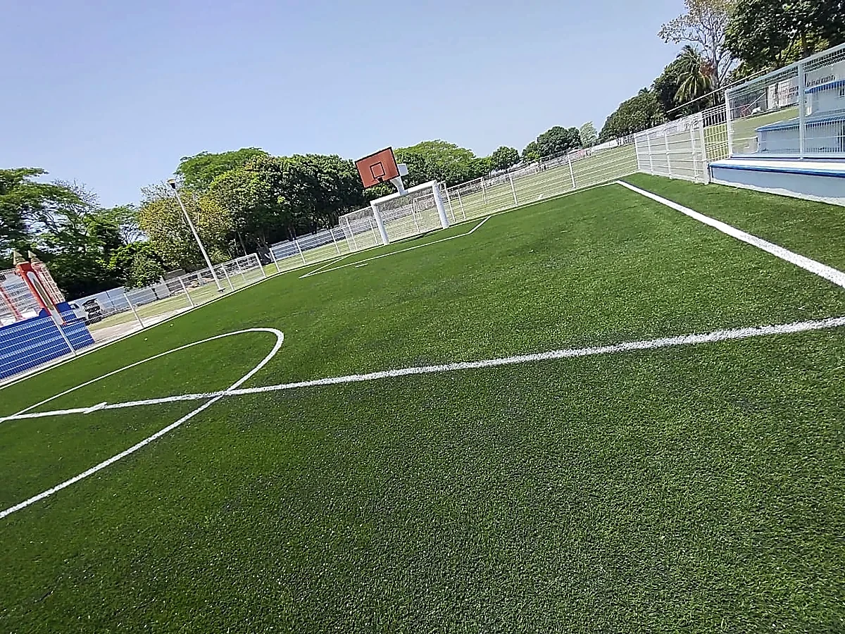 Cancha de fútbol 7 con pasto sintético en Acachanpan, Villahermosa, Tabasco: otra vista de la cancha de fútbol 7