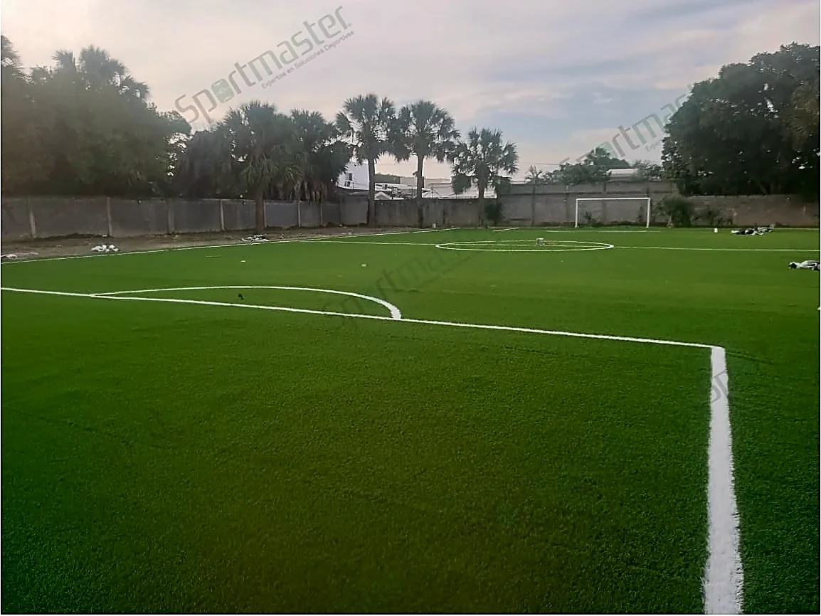 Cancha de fútbol 7 con pasto sintético en Ciudad Victoria, Tamaulipas