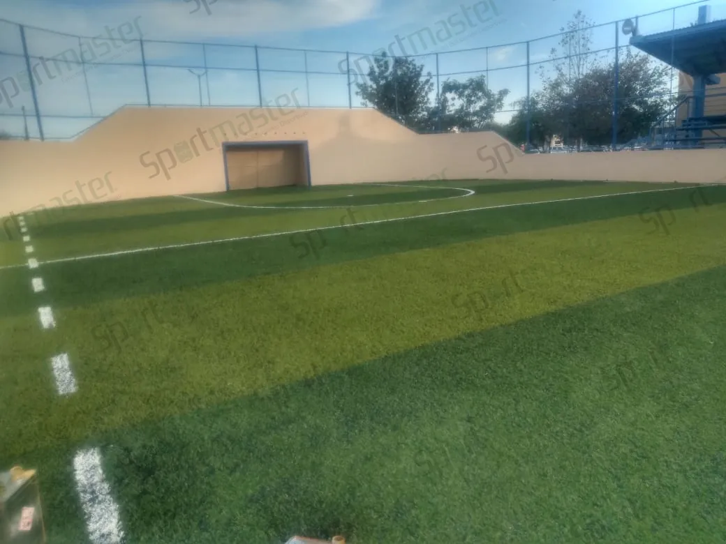 Cancha de fútbol rápido con pasto sintético en Colegio Lasaye, Ciudad Victoria