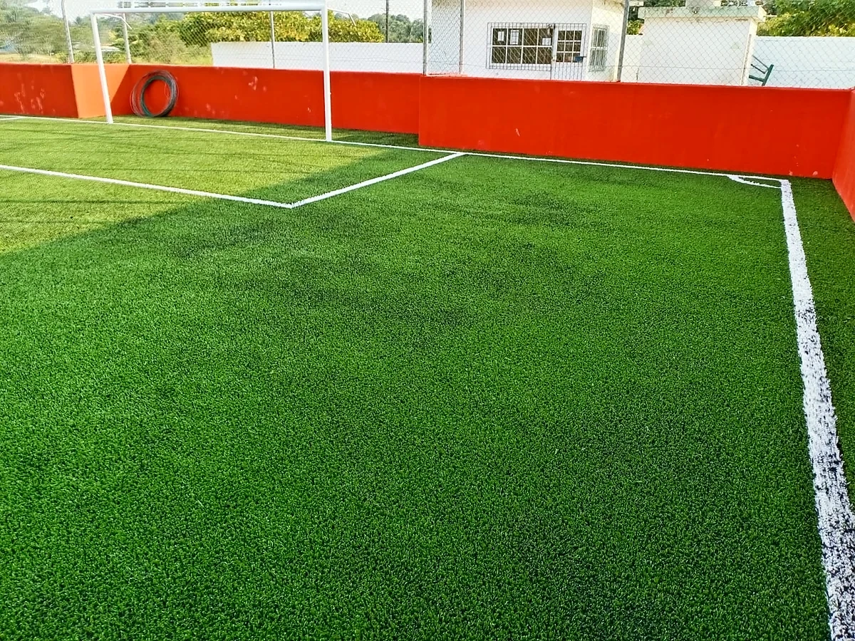 Cancha de fútbol rápido con pasto sintético en Cancha Localidad Tlalcuilolapan, Veracruz: otra vista de la cancha